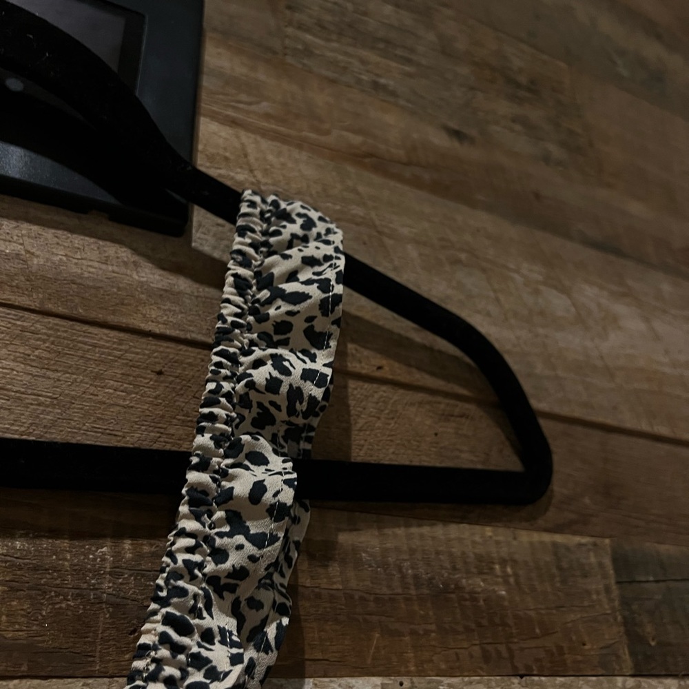 Women’s Abercrombie And Fitch Leopard Print Midi … - image 4